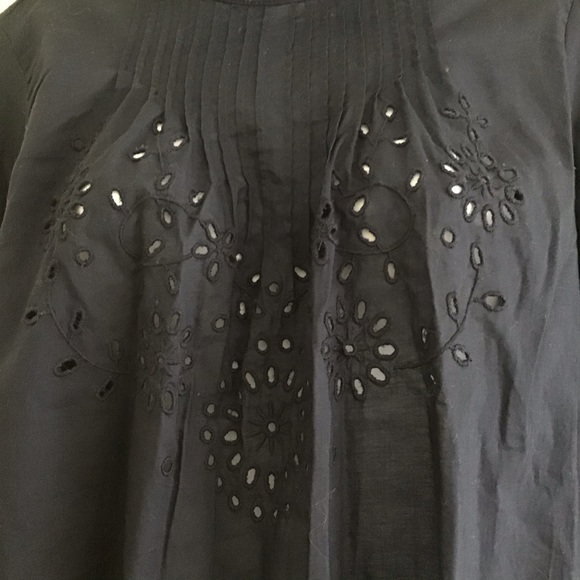 Gap high neck Top with Eyelet cutouts on chest XS - Picture 4 of 7